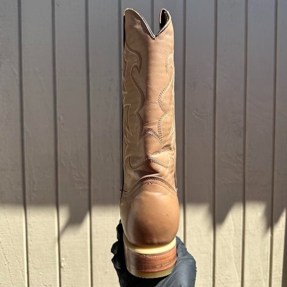 #49 Goat Design Western Boot in Brown Color
